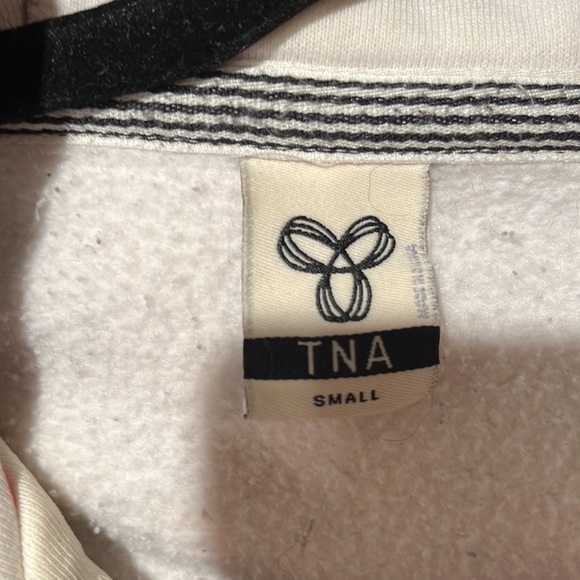 ❤️SOLD❤️TNA White with Pink and Grey TNA printed all over Hoodie - Picture 6 of 8